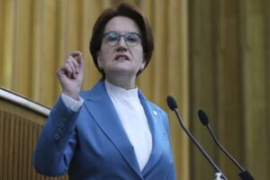 İYİ Parti lideri Meral Akşener, Ankara'da &ouml;ld&uuml;r&uuml;len m&uuml;zisyen Onur Şener