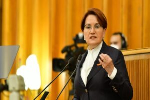 İYİ Parti Genel Başkanı Meral Akşener'in yakınındaki isimle görüştüğünü belirten