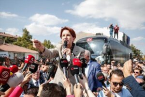 İyi Parti Genel Başkanı Meral Akşener, "Türkiye'de sizin paranızı çalanlar hesap verecek.