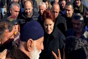 İYİ Parti Genel Başkanı Meral Akşener, depremin d&ouml;rd&uuml;nc&uuml; g&uuml;n&uuml;nde Kahramanmaraş