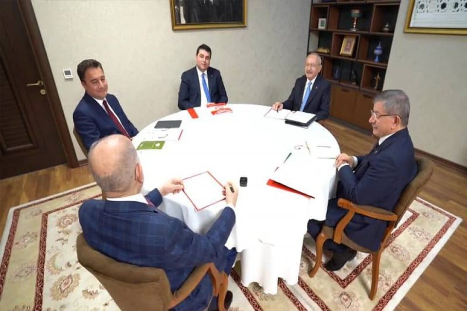 Altılı Masa'nın 2 Mart'taki toplantısında yaşanan kriz sonrası yoluna Beşli