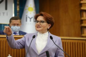 İYİ Parti Genel Başkanı Meral Akşener, Meclis'te partililere sesleniyor. Akşener'in