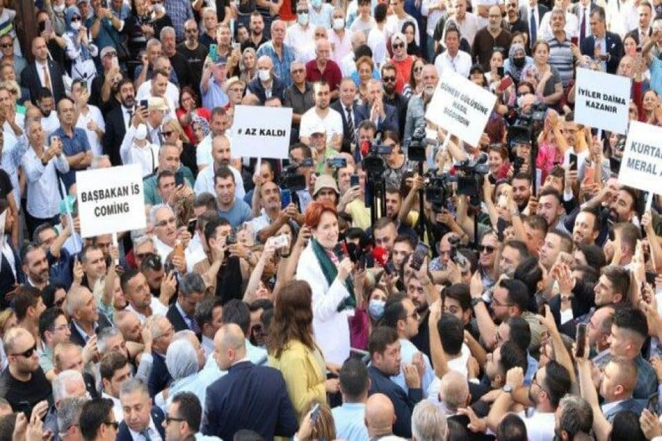 İYİ Parti Genel Başkanı Meral Akşener, T&uuml;rk Telekom&rsquo;un devri ile