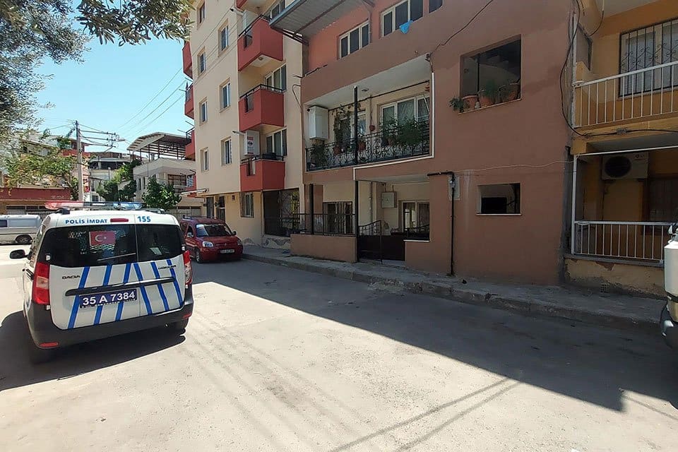 İzmir'in Bayraklı il&ccedil;esinde, Selim S. (61), para meselesi y&uuml;z&uuml;nden tartıştığı