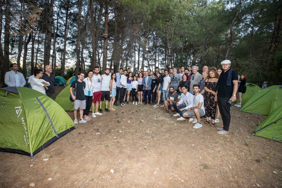 İzmir B&uuml;y&uuml;kşehir Belediyesi&rsquo;nin gen&ccedil;leri doğa ve eğlenceyle buluşturduğu gen&ccedil;lik &ccedil;adır