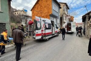 K&uuml;tahya'da&nbsp;İskender G., kendisini aldattığını &ouml;ne s&uuml;rd&uuml;ğ&uuml; eşi Sabahat G. ile