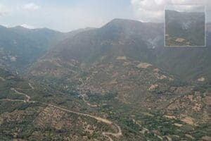 İzmir'in Tire il&ccedil;esinde orman yangını &ccedil;ıktı. Alevlere, havadan ve karadan