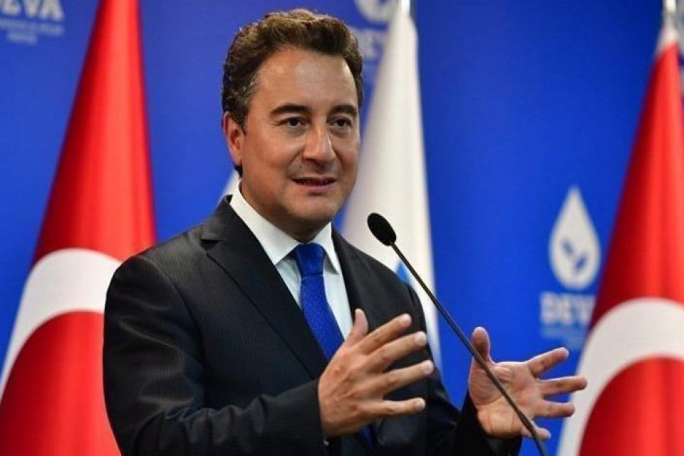 Ali Babacan, 'Cumhur İttifakı' için kararını duyurdu: 'Kesin olan bir şey varsa…' DEVA Partisi Genel Başkanı Ali Babacan, Trabzon'da yaptığı açıklamada seçim