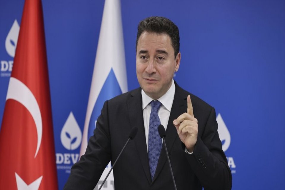 Demokrasi ve Atılım (DEVA) Partisi Genel Başkanı Ali Babacan, Türk