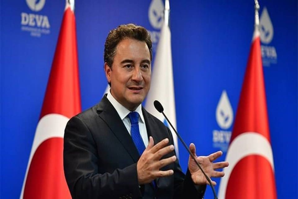 T&uuml;rk Tabipleri Birliği (TTB) Başkanı Şebnem Korur Fincancı, İstanbul'da g&ouml;zaltına