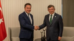 CHP listelerinden Meclis’e 10 milletvekili sokan Gelecek Partisi Genel Başkanı Ahmet Davutoğlu, katıldığı canlı