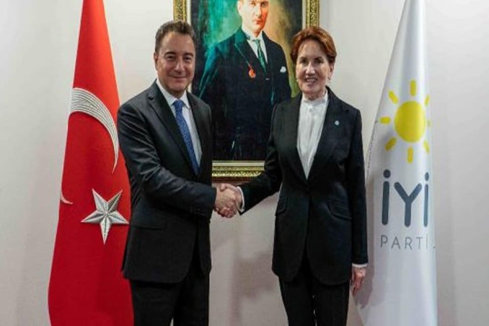 DEVA Partisi Genel Başkanı Ali Babacan, 6'lı masa toplantısından &ouml;nce