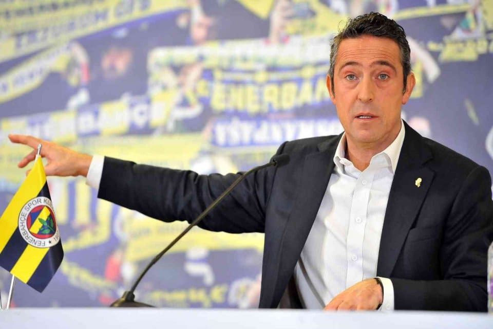 Fenerbah&ccedil;e, kul&uuml;p başkanı Ali Ko&ccedil; kul&uuml;p g&uuml;ndemine dair a&ccedil;ıklamalarda bulunuyor.