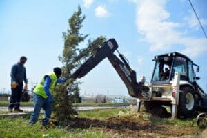 Aliağa Belediyesi Helvacı&rsquo;nın girişinden Yeni Şakran &ccedil;ıkışına kadar İzmir-&Ccedil;anakkale yolu