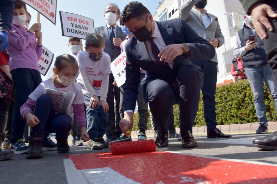 Trafikte yaya g&uuml;venliğine ve &ouml;nceliğine dikkat &ccedil;ekmek amacıyla &uuml;lke genelinde
