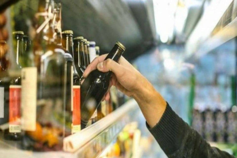 T&uuml;rkiye Tekel Bayileri Platformu Başkanı &Ouml;zg&uuml;r Aybaş, sosyal medya hesabından