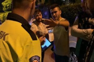İstanbul'da trafik ekiplerinin denetiminde alkoll&uuml; olarak yakalanan ve daha &ouml;nce