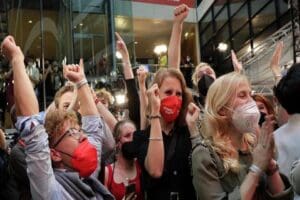 Almanya'da yapılan genel se&ccedil;imlerde Sosyal Demokrat Parti (SPD) oyların y&uuml;zde