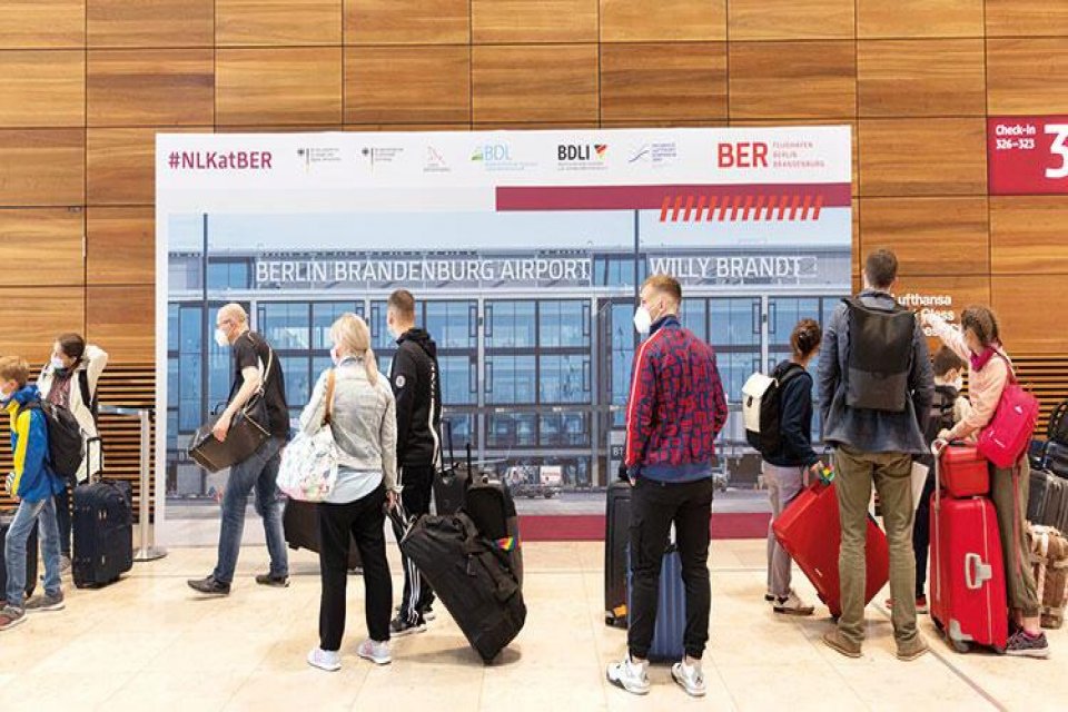 Havayolu şirketleri T&uuml;rkiye&rsquo;den Almanya&rsquo;ya u&ccedil;uşlara başladı. Ancak yalnızca &ccedil;ift doz