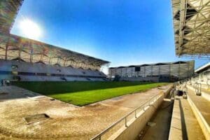 İzmir'de futbol kamuoyunun yeniden inşaatının bitmesini d&ouml;rt g&ouml;zle beklediği Alsancak