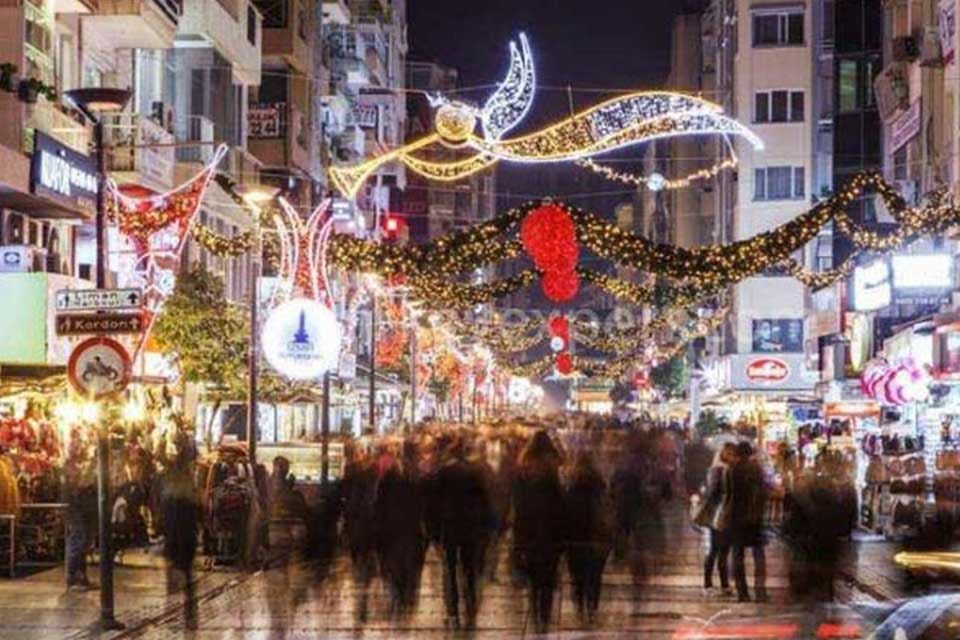 İZMİR'in Konak il&ccedil;esi Alsancak semtinde son zamanlarda artan g&uuml;r&uuml;lt&uuml; şikayetlerini&nbsp;