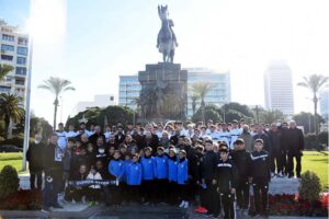 İZMİR'in köklü kulüplerinden Altay, kuruluşunun 108'inci yıl dönümünü Cumhuriyet Meydanı'nda