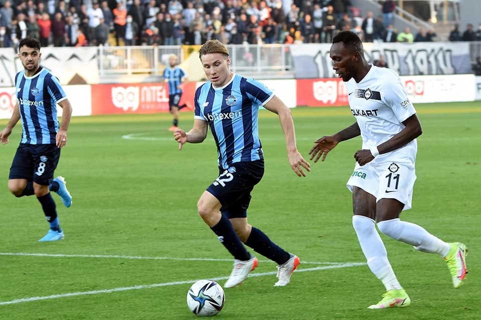 Spor Toto S&uuml;per Lig'de 13'&uuml;nc&uuml; hafta m&uuml;cadelesinde Altay evinde Adana