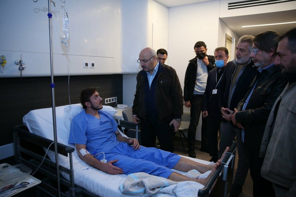Spor Toto 1'inci Lig'de olaylı ge&ccedil;en G&ouml;ztepe ma&ccedil;ında bir taraftarın