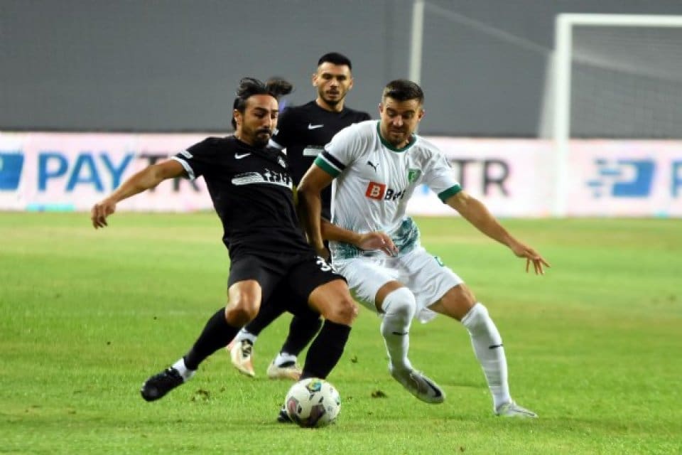 Spor Toto 1'inci Lig ekiplerinden Altay'da 42 yaşına merdiven dayamasına