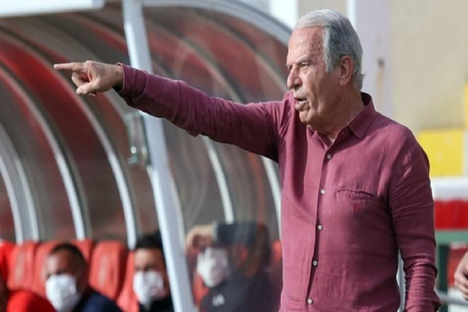 TFF 1'inci Lig'de efsane futbolcusu Mustafa Denizli'nin teknik direkt&ouml;r olarak