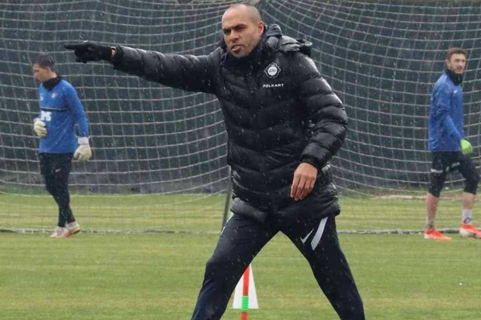 Spor Toto S&uuml;per Lig'de k&uuml;mede kalma m&uuml;cadelesi veren Altay'da 3