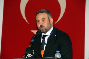 Süper Lig'in yeni ekiplerinden Altay'ın yapılan olağan genel kurulunda mevcut