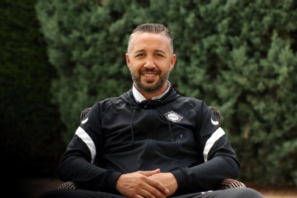 Altay’da Üzümcü ilkleri yaşıyor Altay'da Sinan Kaloğlu'nun yerine teknik direktörlük koltuğuna oturan Tuna Üzümcü,