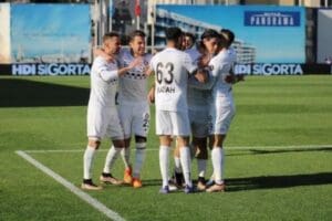 Spor Toto 1'inci Lig ekiplerinden Altay, İstanbul'da oynadığı son 2