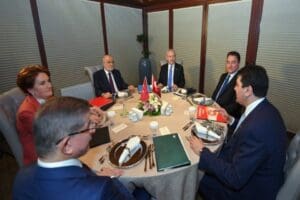 6 muhalefet lideri 1.5 ayın ardından ikinci kez buluşacak. 27