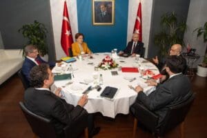 G&uuml;&ccedil;lendirilmiş Parlamenter Sisteme ge&ccedil;iş i&ccedil;in bir araya gelen 6 muhalefet
