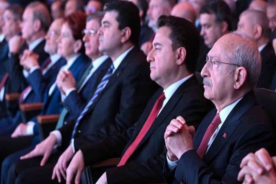 Altılı Masa&rsquo;nın beş liderinin, İYİ Parti Genel Başkanı Meral Akşener&rsquo;in