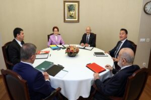 Liderlerin &uuml;zerinde anlaştıkları maddelere g&ouml;re 5+5 sisteminden 7 yıllık Cumhurbaşkanlığı