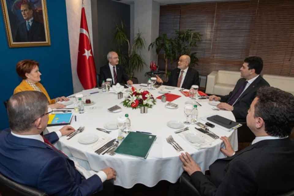 Muhalefetin ortak Cumhurbaşkanı adayının kim olacağı sorusu kadar bunun nasıl