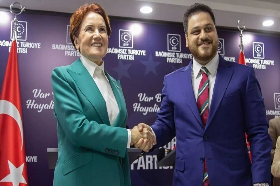 Ge&ccedil;tiğimiz g&uuml;nlerde Millet İttifakı ve altılı masaya katılmak istedikleri a&ccedil;ıklayan
