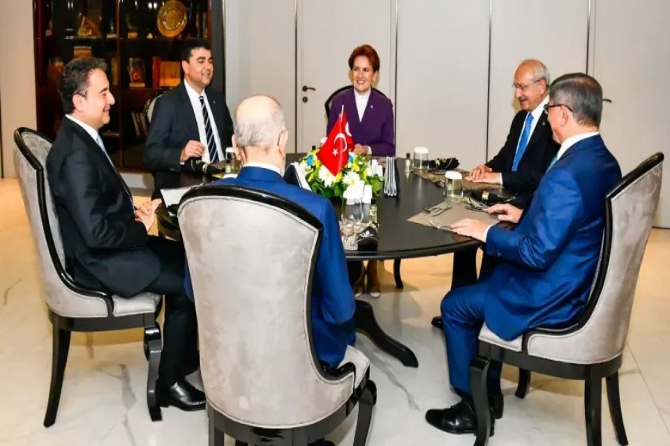 Güçlendirilmiş Parlamenter Sistem çalışması yürüten 6 parti liderinin 7 Ağustos'ta
