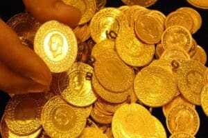 ABD'de enflasyonun y&uuml;zde 7.5 gelmesiyle birlikte altın fiyatlarında aşağı y&ouml;nl&uuml;