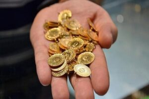 Altın fiyatları dar bantta seyre devam ederken küresel piyasaların beklentileri