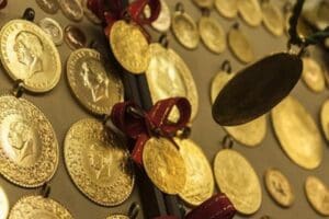 Altının gram fiyatı, g&uuml;ne yatay seyirle başlamasının ardından 497 lira