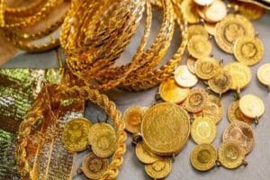 Altın fiyatlarındaki y&uuml;kseliş hız kesmeden devam ediyor. ABD'den gelen pozitif