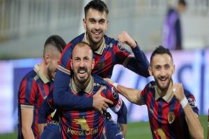 Spor Toto 1'inci Lig'de hafta içinde İzmir derbisinde konuk ettiği