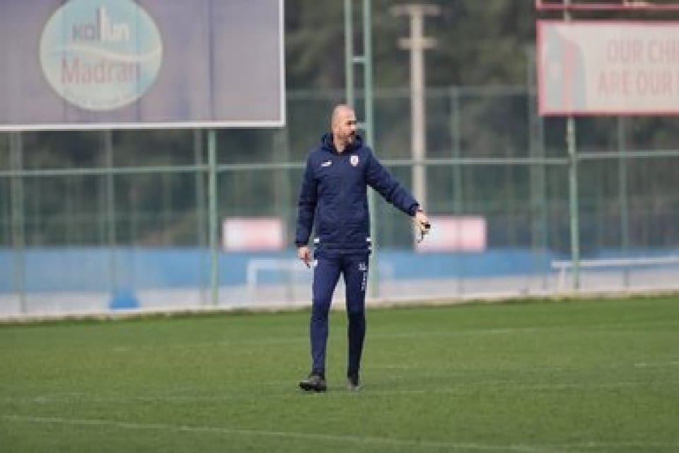 Spor Toto 1'inci Lig ekiplerinden Altınordu'da teknik direkt&ouml;r G&ouml;khan &Uuml;nal