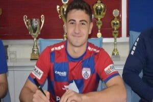 Spor Toto 1. Lig ekiplerinden Altınordu, gen&ccedil; futbolculardan orta saha