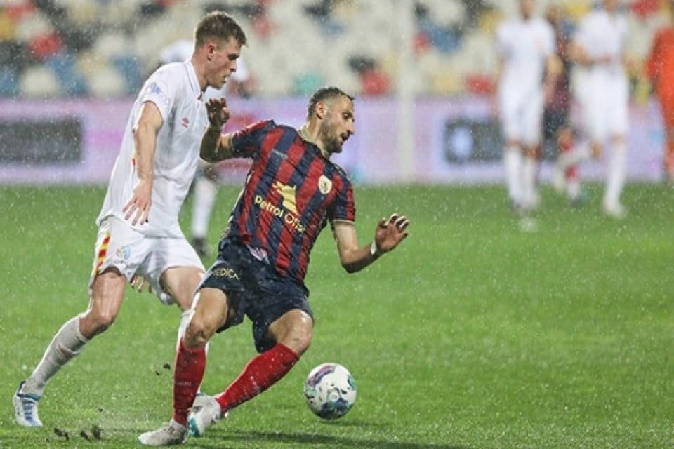 İzmir derbisinde konuk ettiği G&ouml;ztepe&rsquo;ye 1-0 mağlup olarak 17 puanda