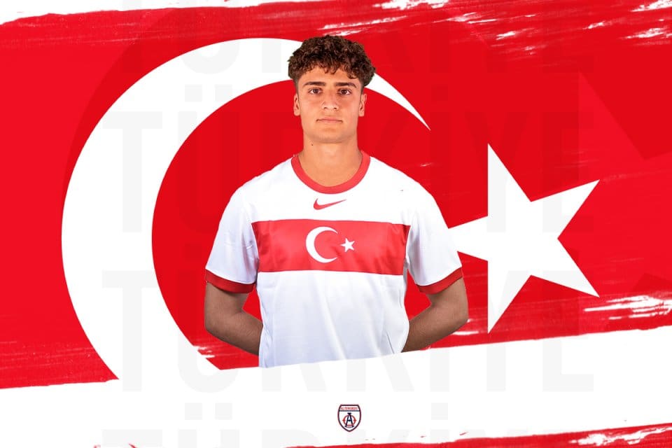 Futbol akademisi tesisleri ve oyuncu yetiştirme konusunda T&uuml;rk futbolunun &ouml;nc&uuml;